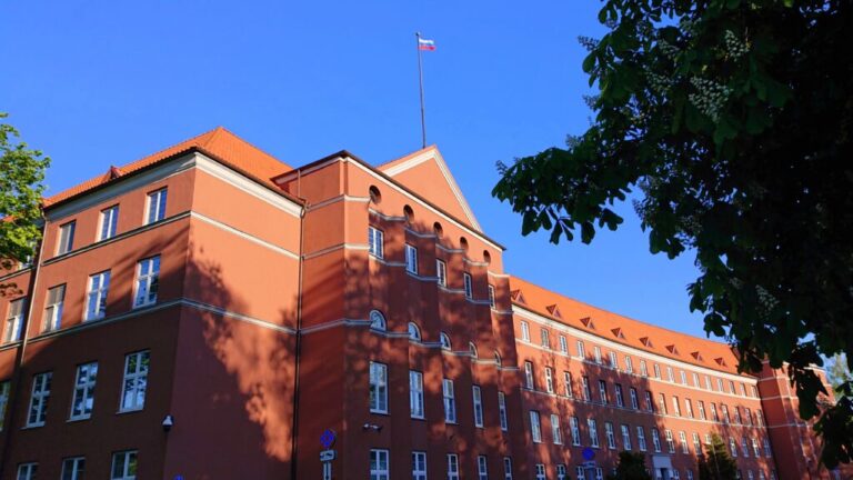 Уполномоченный по правам человека в Калининградской области представил Губернатору региона Доклад о деятельности в 2024 году