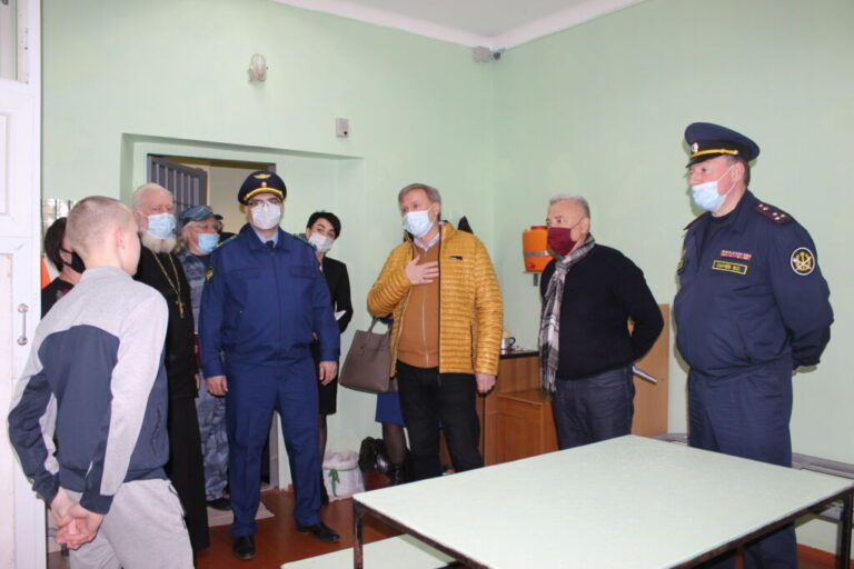 ИК-4 и СИЗО-3 посетил Уполномоченный по правам человека в Калининградской области