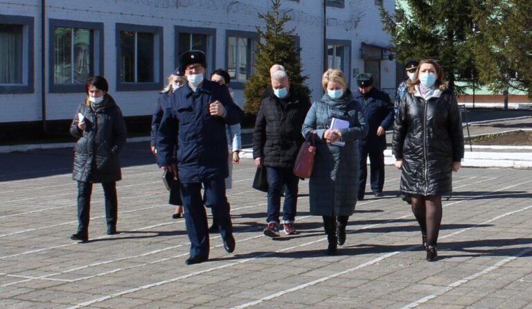 Представители прокуратуры, аппарата Уполномоченного по правам человека и ОНК региона посетили ИК-8