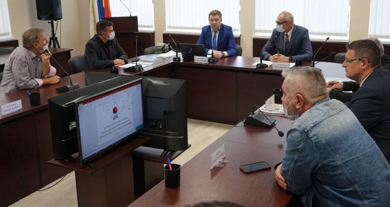 В Общественной палате Калининградской области прошел круглый стол на тему «Кульминация избирательной кампании 2021: рейтинги партий и прогнозы итогов за две недели до выборов»