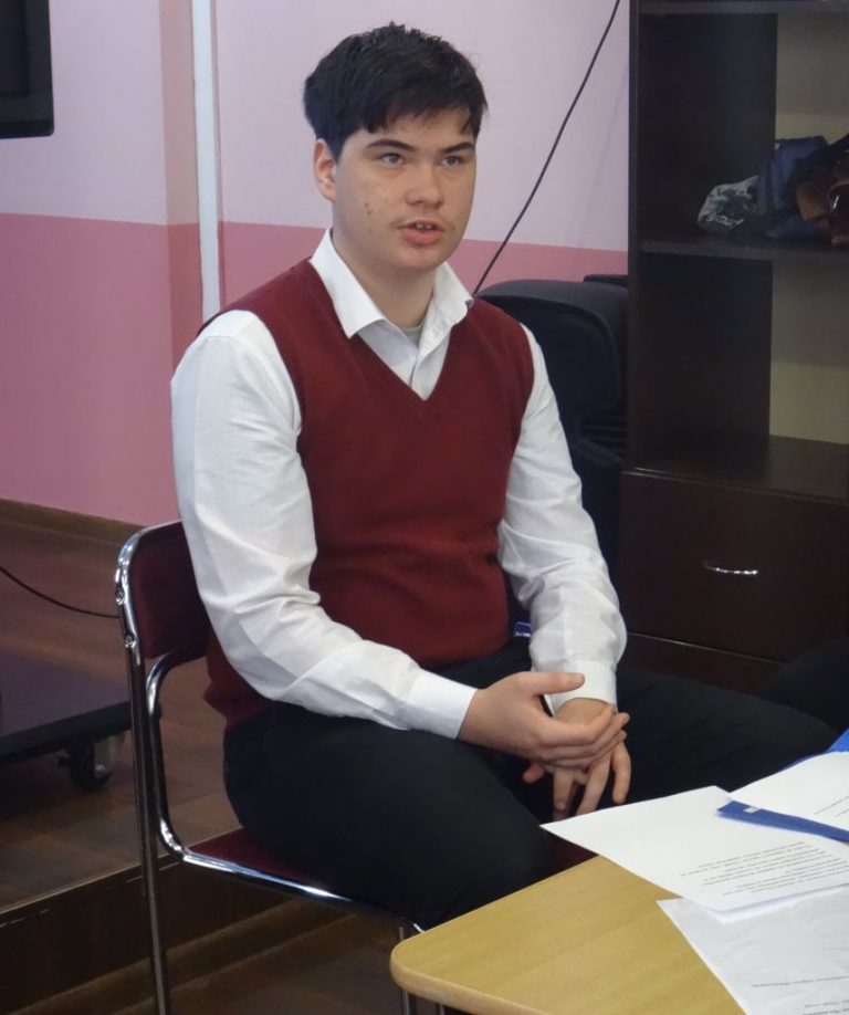 Калининградские школьники примерили на себя роли членов Молодежного совета при Уполномоченном по правам человека