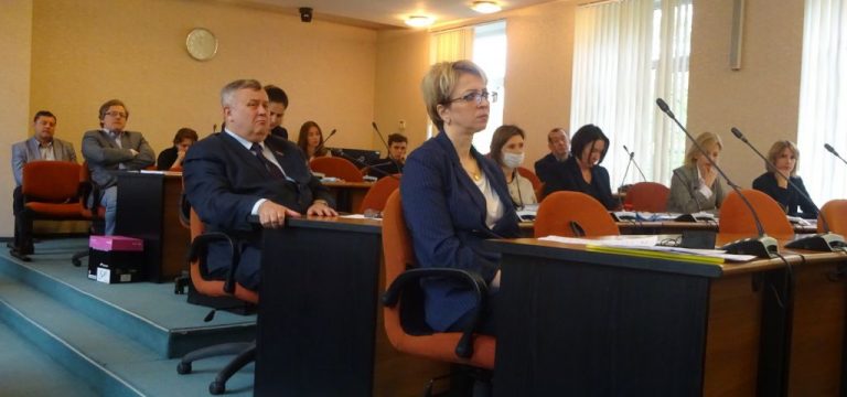 На заседании комитета по международным и межрегиональным отношениям, безопасности и правопорядку Законодательного Собрания Калининградской области депутаты обсудили законопроект, направленный на ограничение потребления безалкогольных тонизирующих напитков несовершеннолетними на территории Калининградской области 