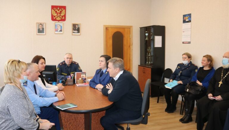 Уполномоченный по правам человека в Калининградской области посетил женскую исправительную колонию