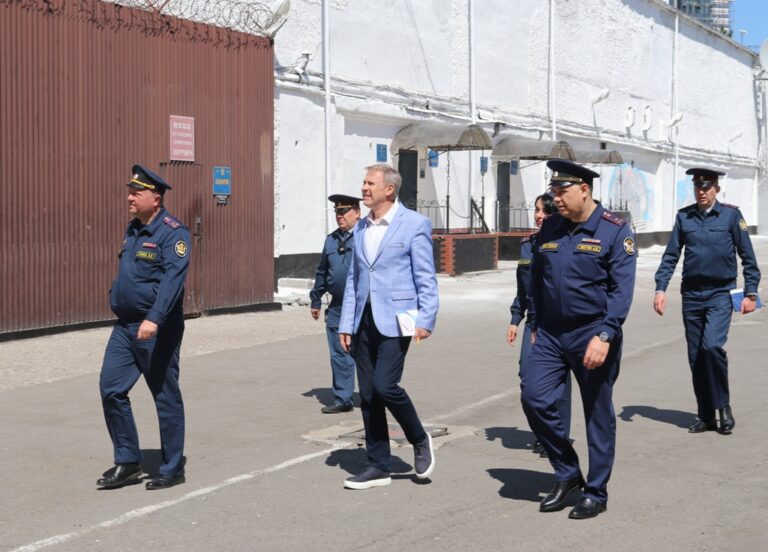 Уполномоченный по правам человека в Калининградской области проверил соблюдение прав человека в ИК-9