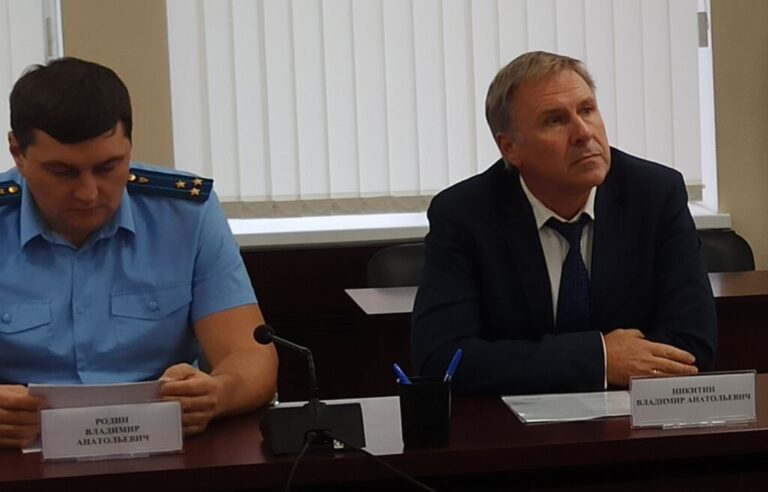 В Общественной палате Калининградской области вручены мандаты новым членам региональной Общественной наблюдательной комиссии по осуществлению контроля за обеспечением прав человека в местах принудительного содержания