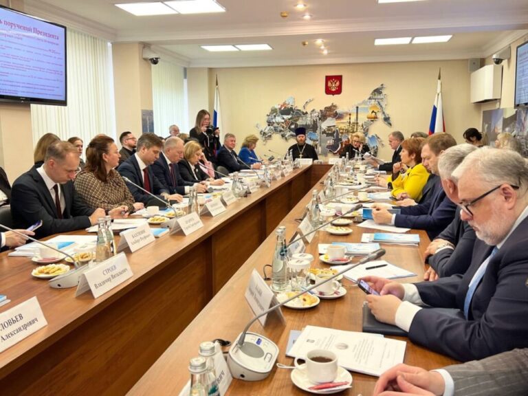 В Государственной Думе прошел круглый стол «От народосбережения — к народоумножению»