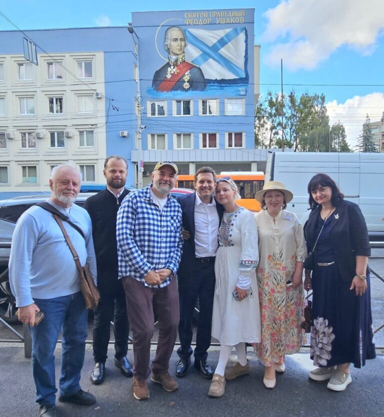 В Калининграде состоялось торжественное открытие и освящение мурала в честь Святого Праведного воина Феодора Ушакова